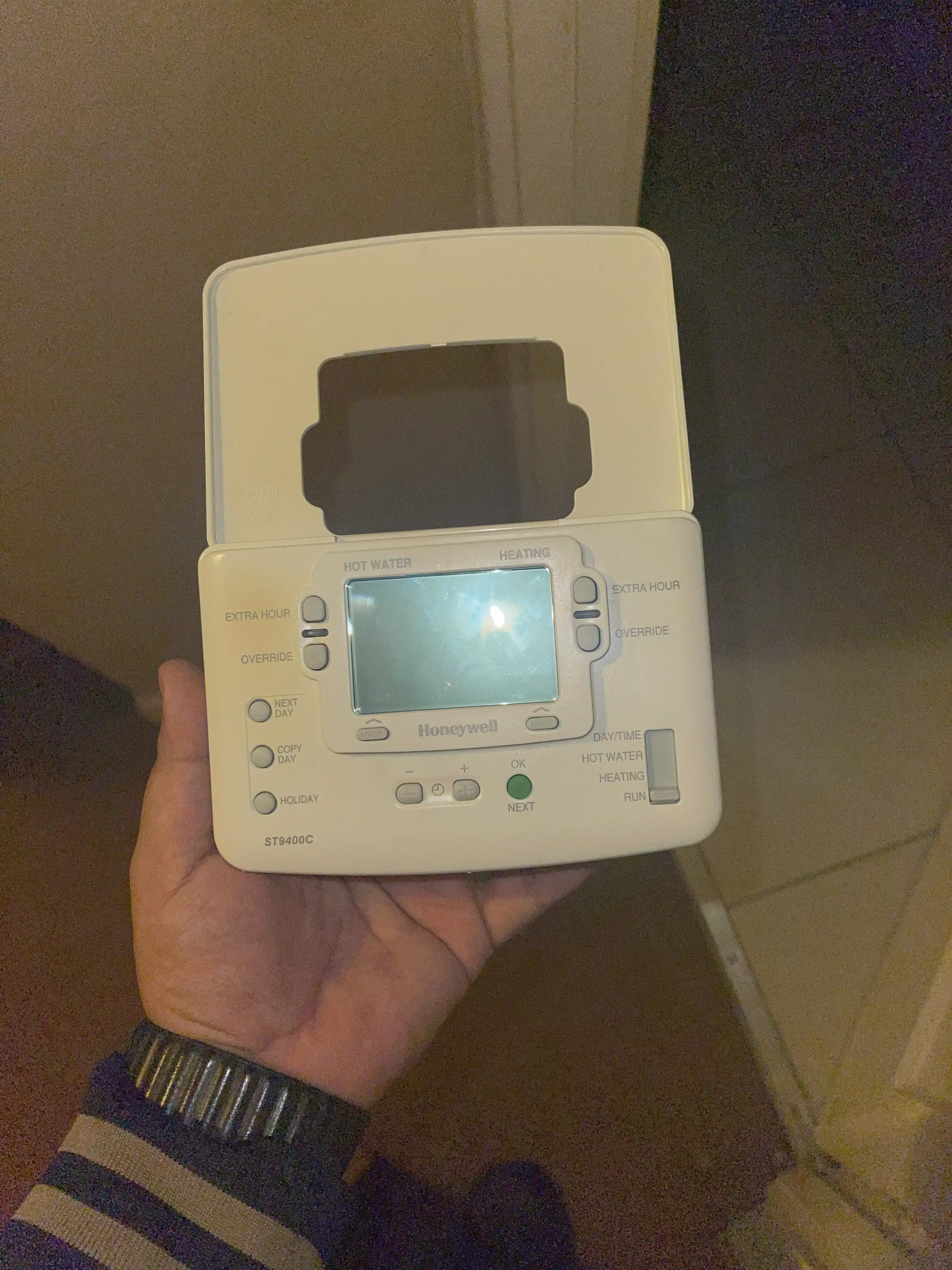 24 Hours Emergency Electrician near Greenford